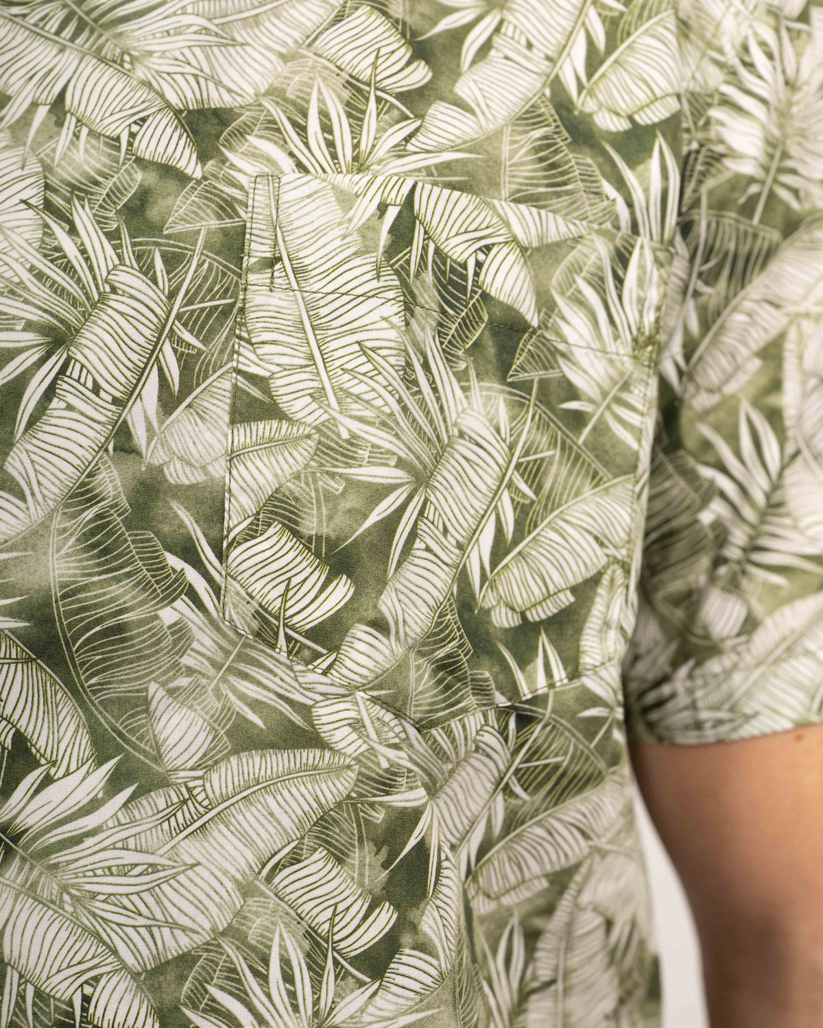 Hawaii-Hemd mit Blumenprint in Grün (Art. 2543-BS)