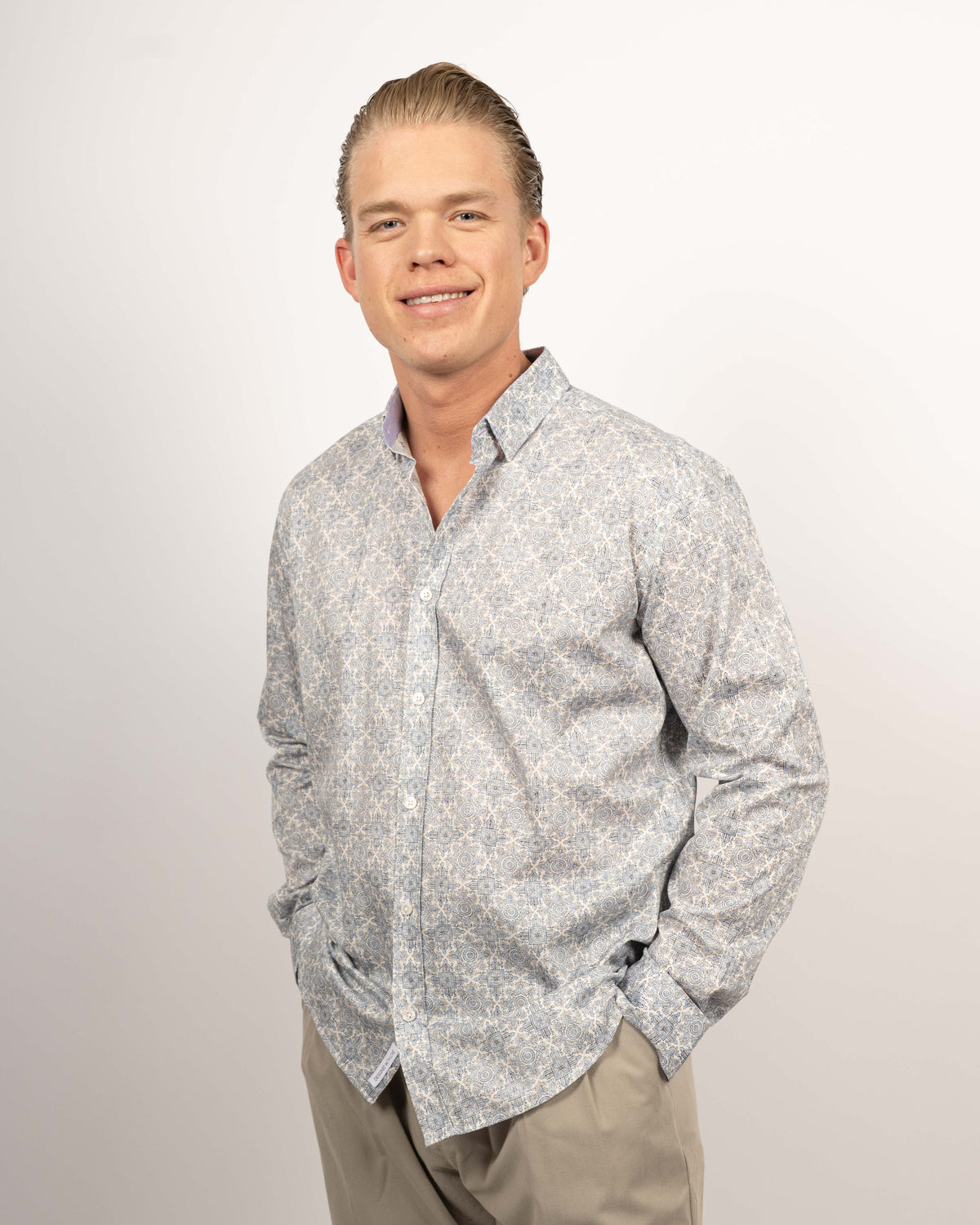 Chemise de loisirs à manches longues avec imprimé oriental bleu clair (2821-C)