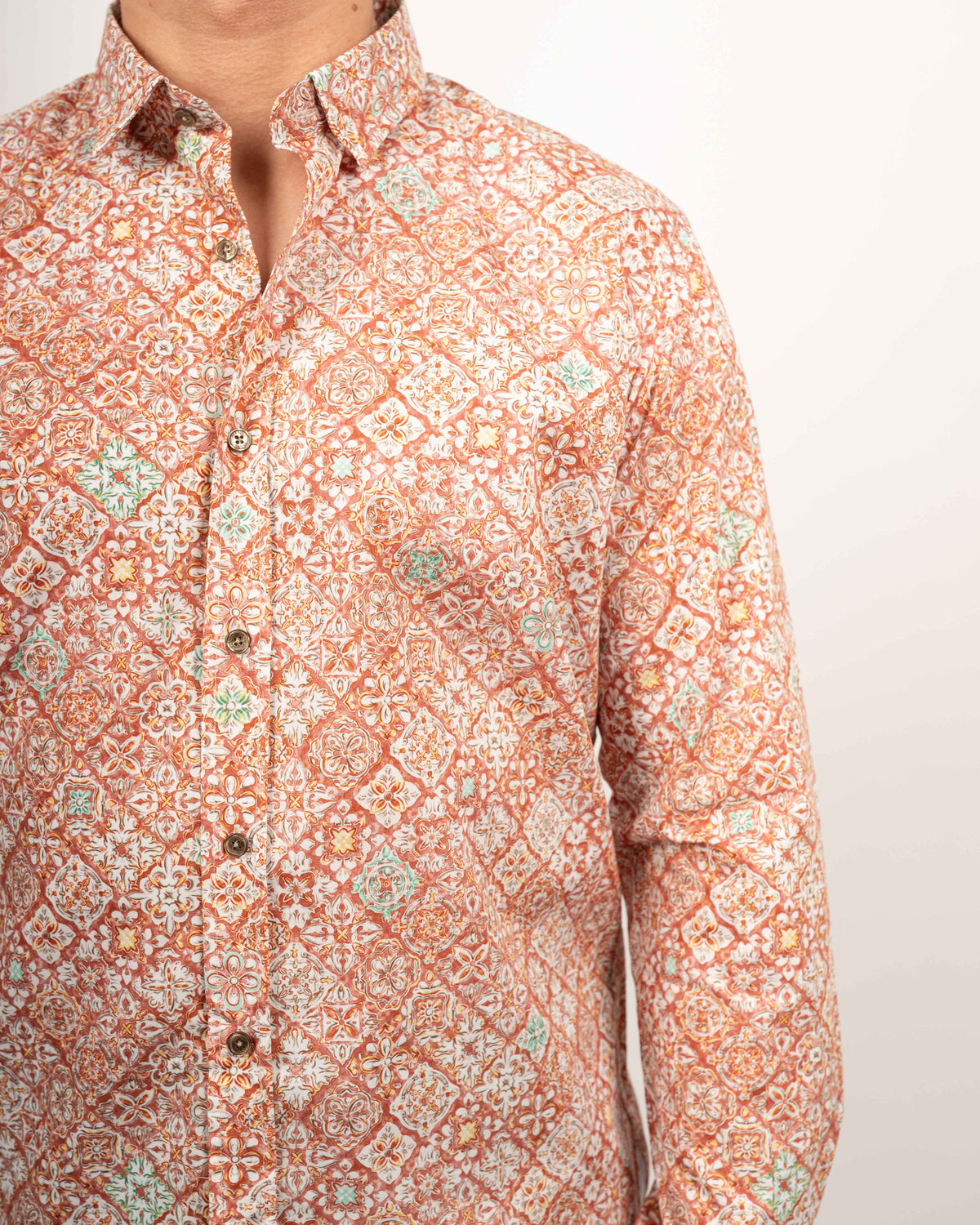 Freizeithemd mit Grafikprint in Orange-Braun (Art. 2515-C)