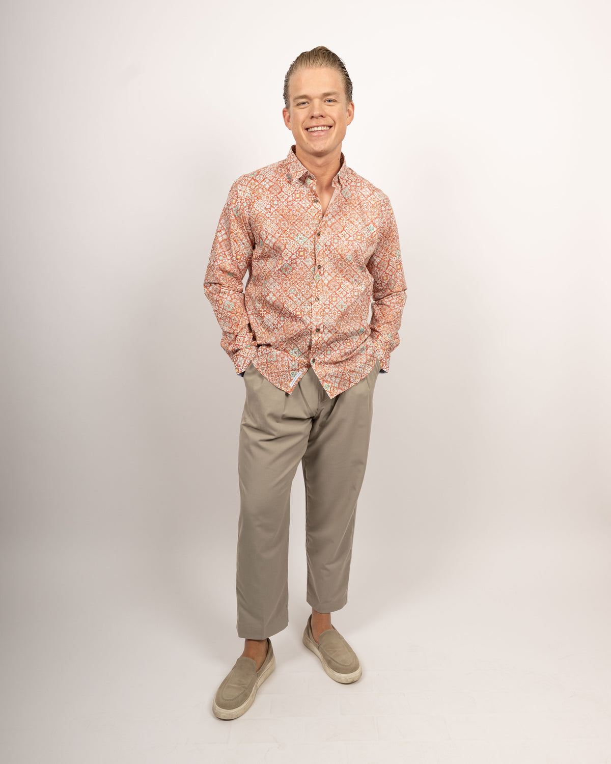 Freizeithemd mit Grafikprint in Orange-Braun (Art. 2515-C)