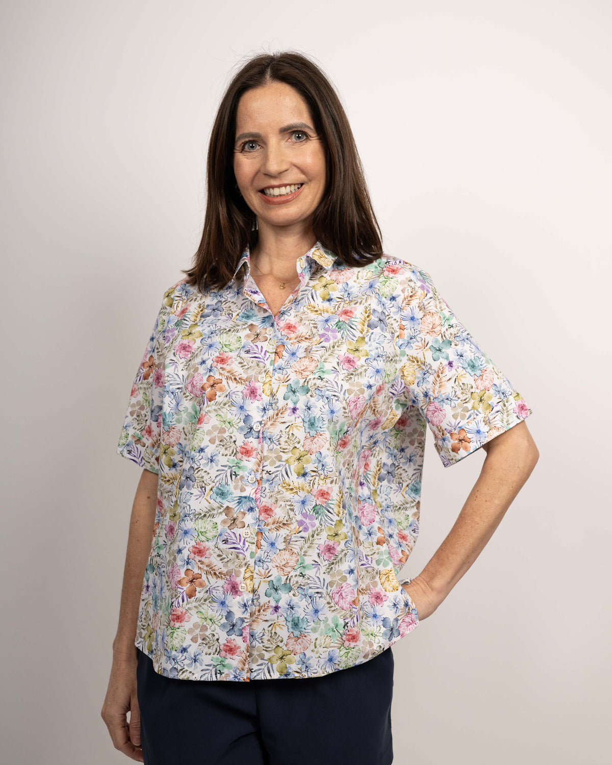 MARIE oversized short-sleeved blouse with colorful floral print (2301D-M)