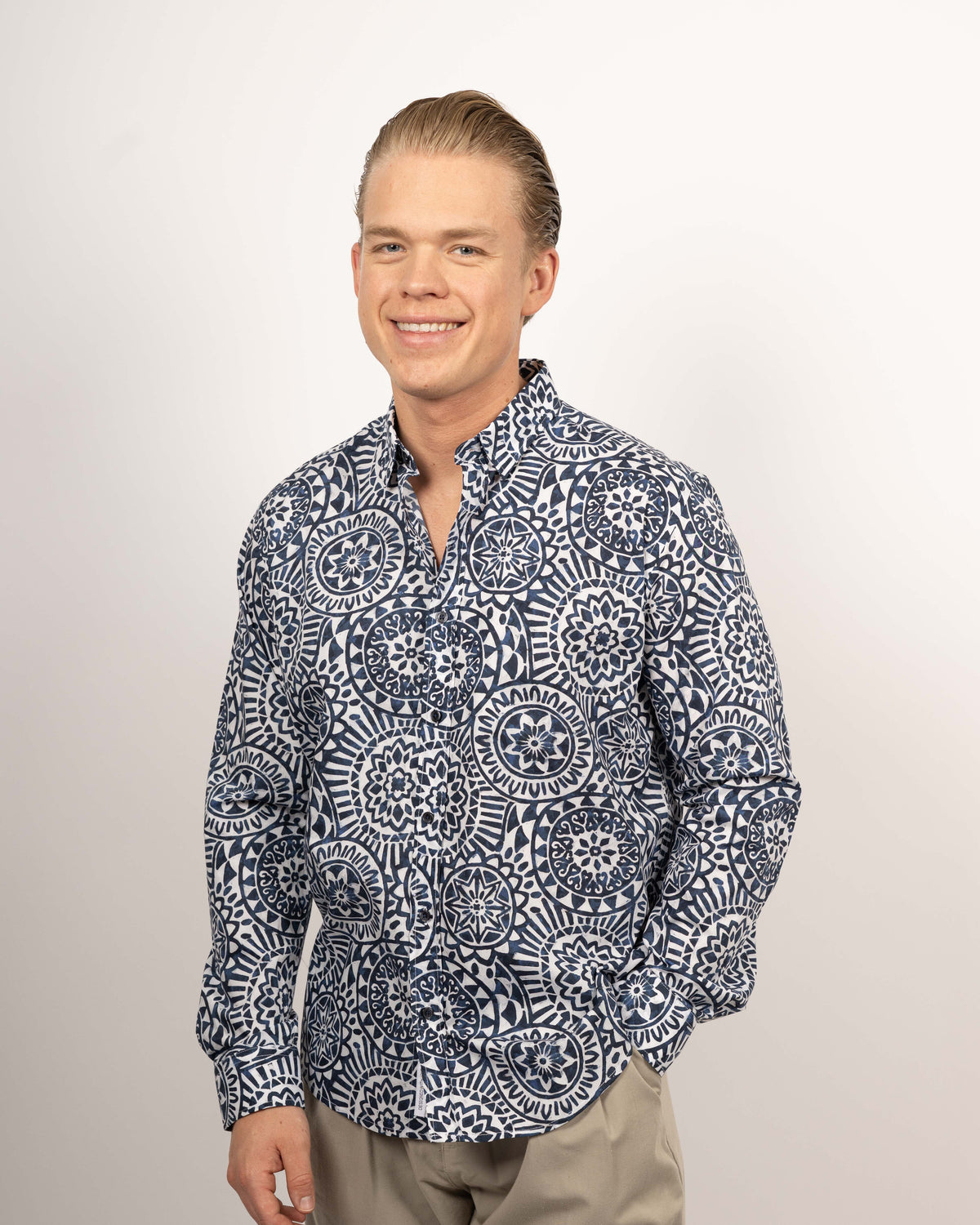 Freizeithemd mit Grafikprint in Navy (Art. 2511-C)