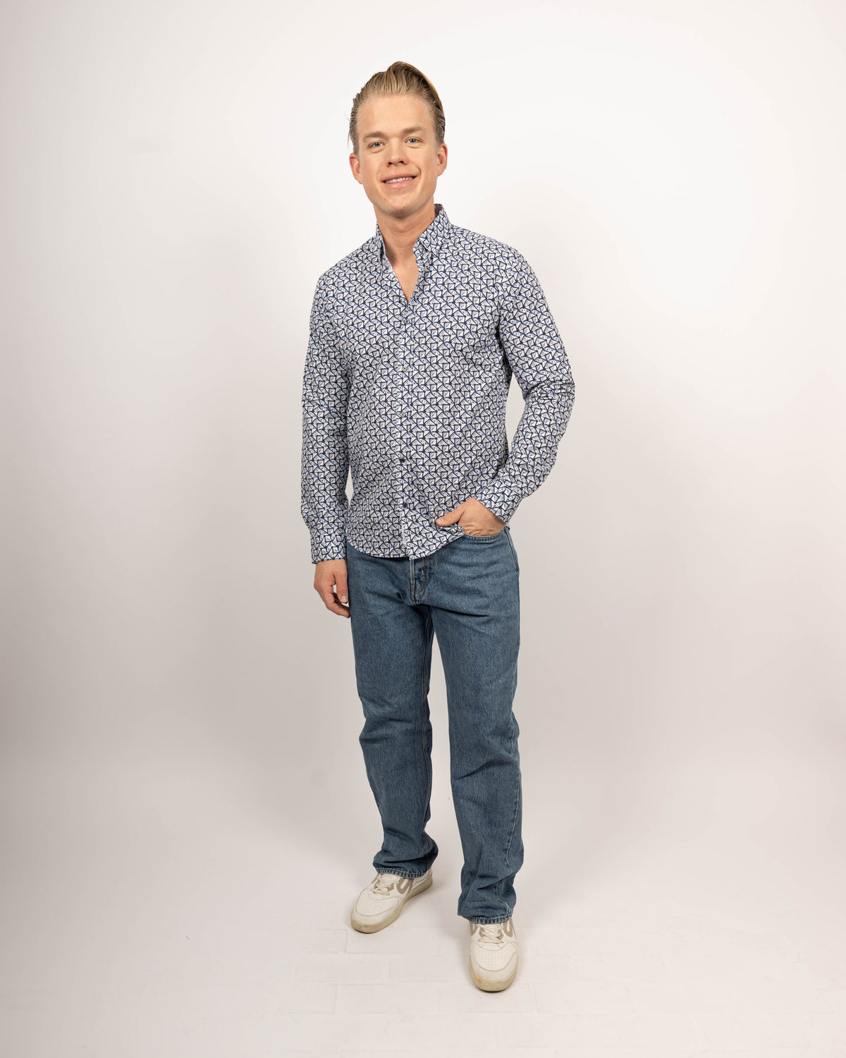 Chemise décontractée à manches longues avec motif imprimé en bleu/beige (2803-C)