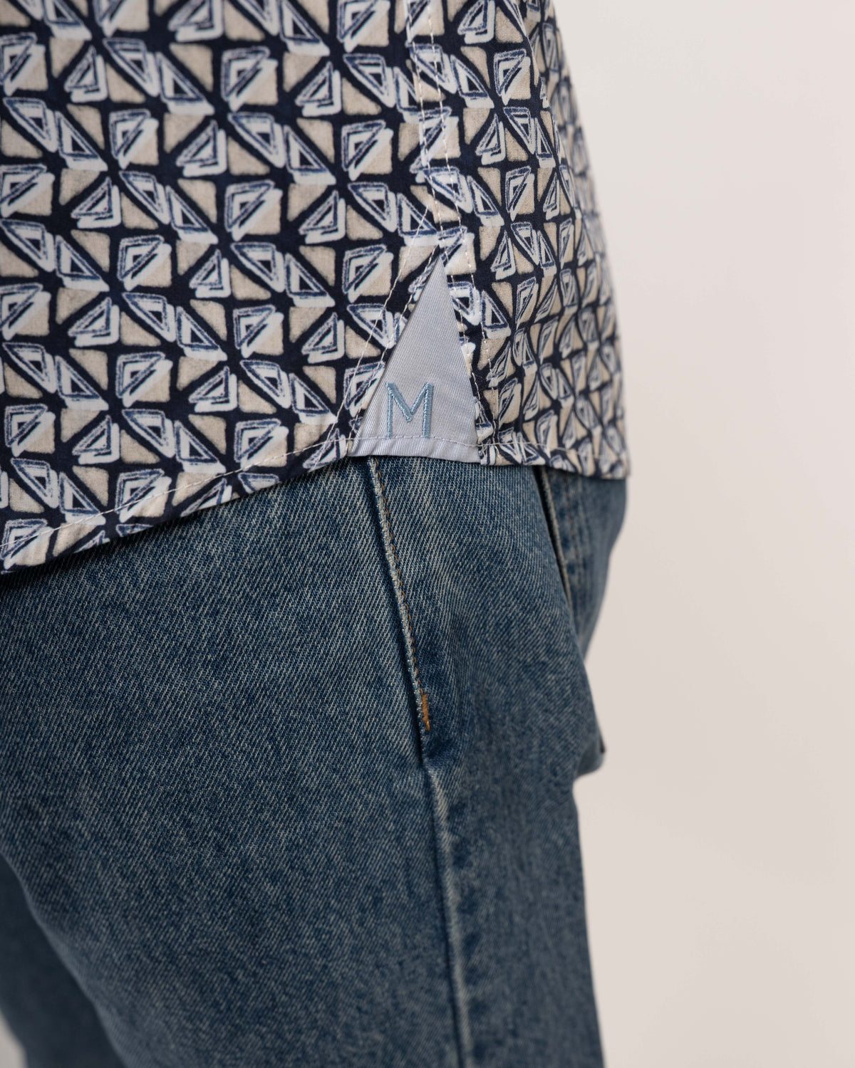 Chemise décontractée à manches longues avec motif imprimé en bleu/beige (2803-C)