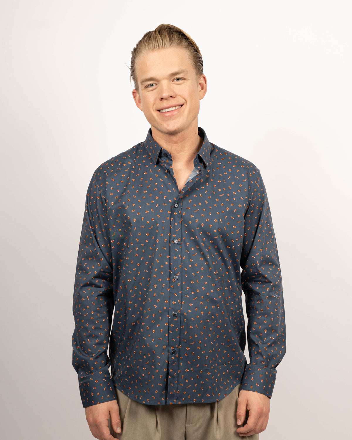 Casual shirt with fox and squirrel print in blue (Art. 2740-C)