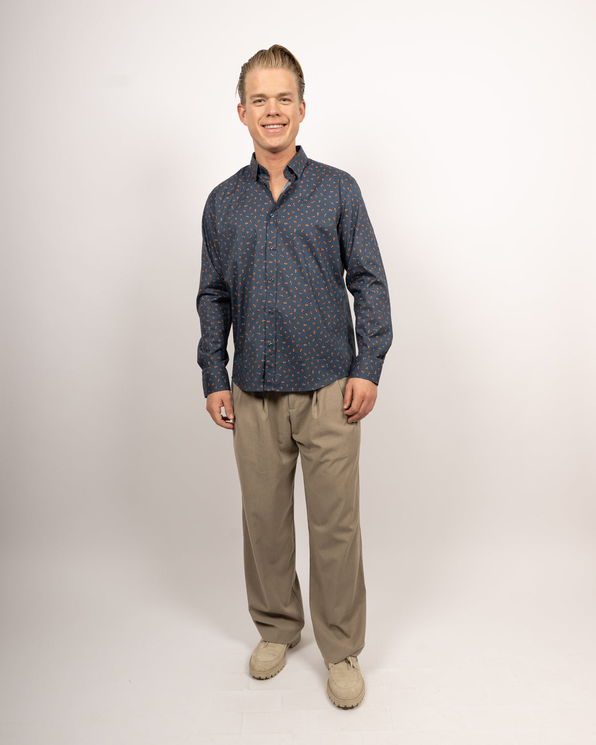 Casual shirt with fox and squirrel print in blue (Art. 2740-C)