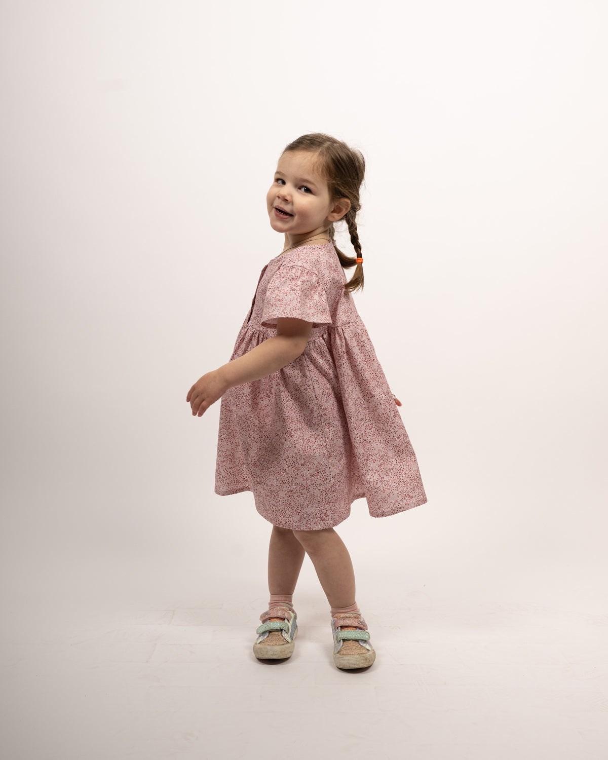 Robe rose pour enfants LAHELA avec imprimé floral (2317K-L)