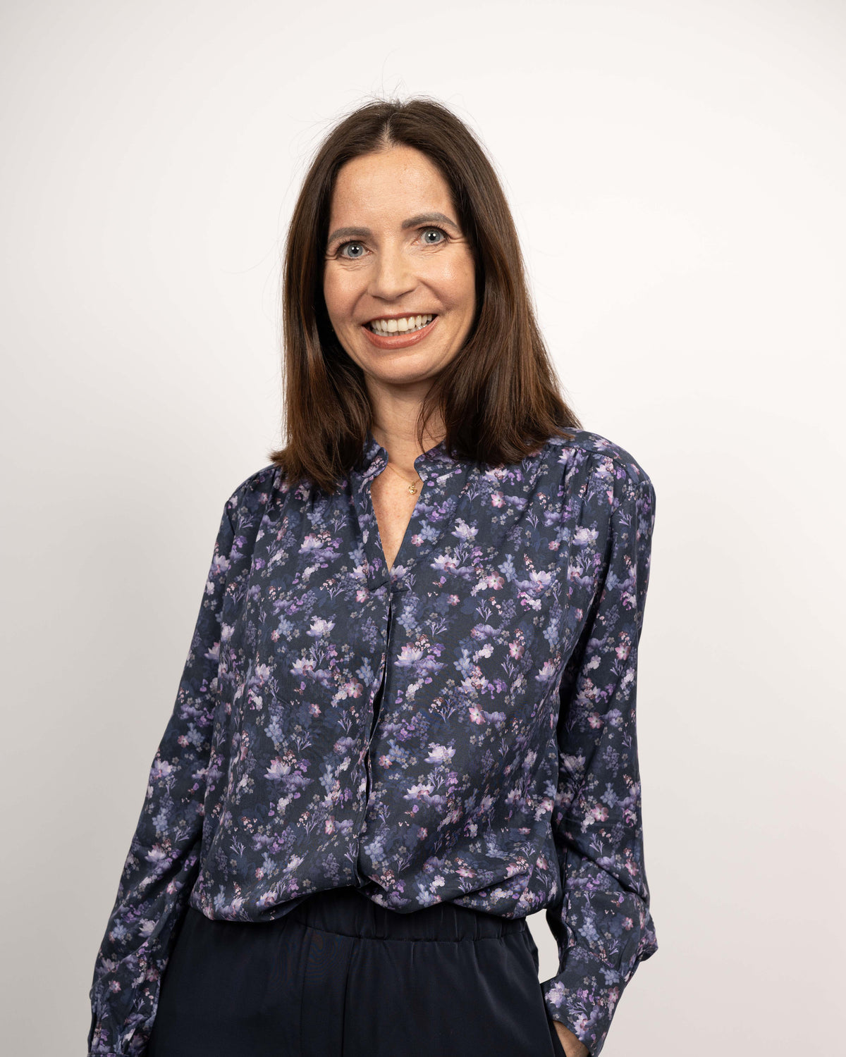 ROSE viscose blouse with floral print in purple (Art. 2255D-R)