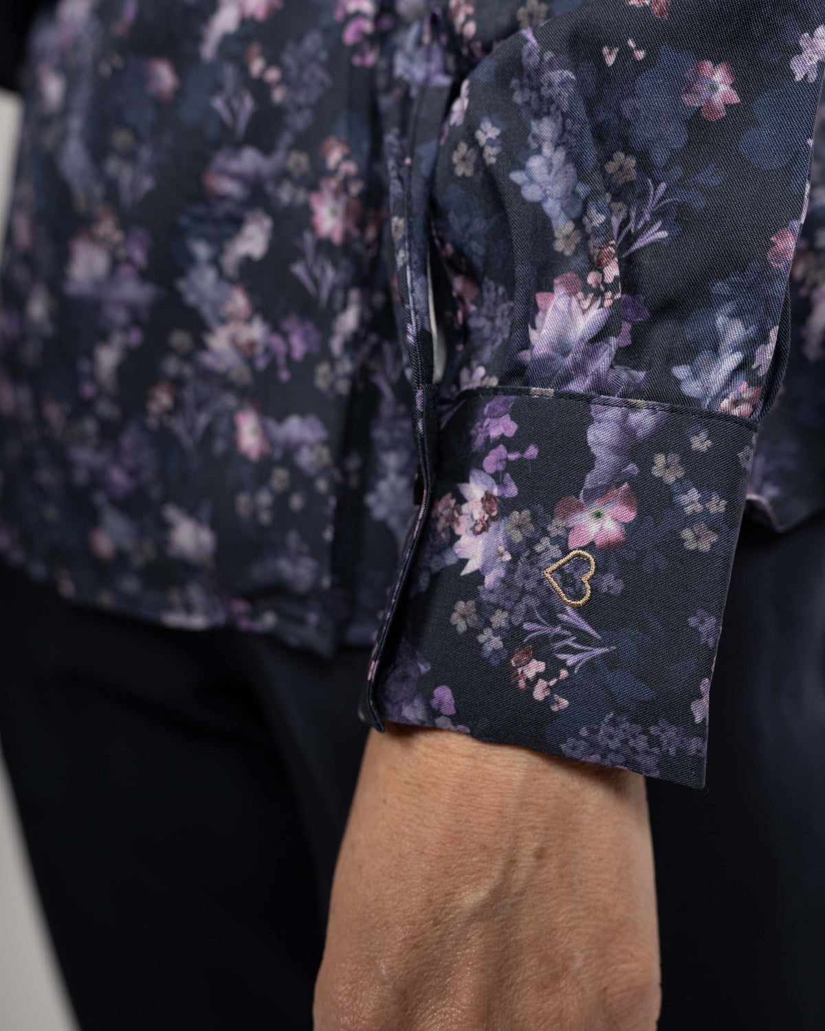 ROSE viscose blouse with floral print in purple (Art. 2255D-R)